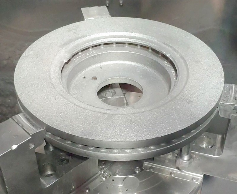 圖7 剎車盤裝夾方式 圖7 剎車盤裝夾方式